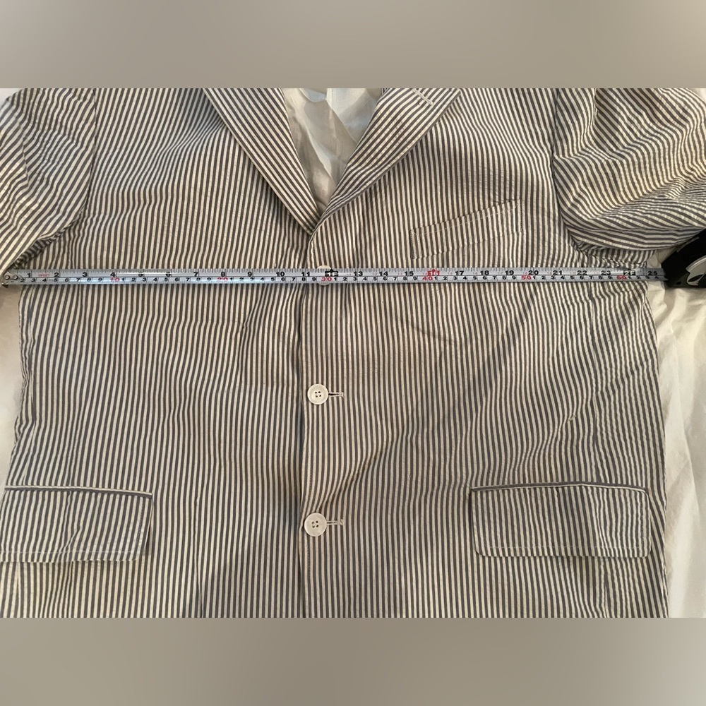 J Press Classic men’s blue/ white seersucker sportcoat - just needs a press! - Picture 7 of 8
